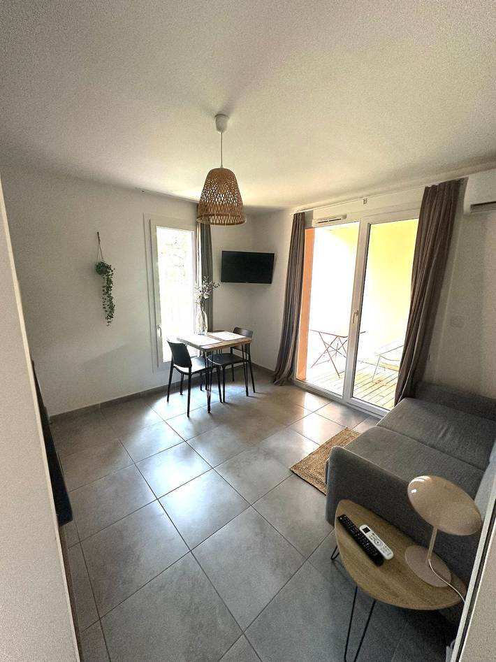 Appartement entier, T2 2/4 Personnes N°95 in Lecci, Arrondissement de Sartène