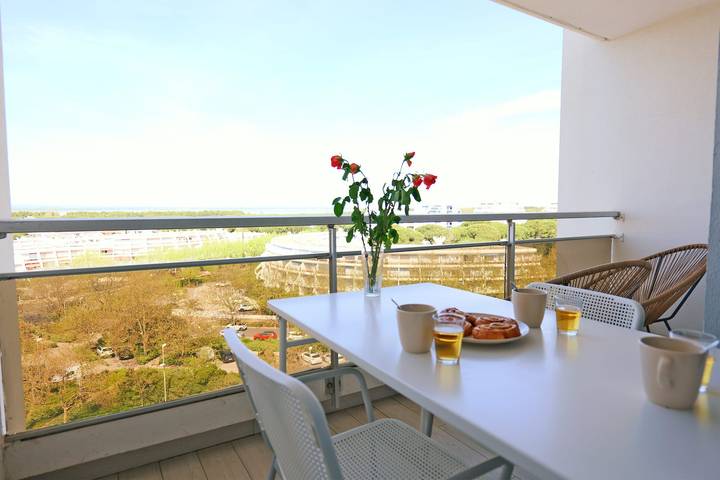 Gîte pour 3 personnes, avec vue sur le lac et terrasse, adapté aux familles dans Plage du Grand-Travers - 4