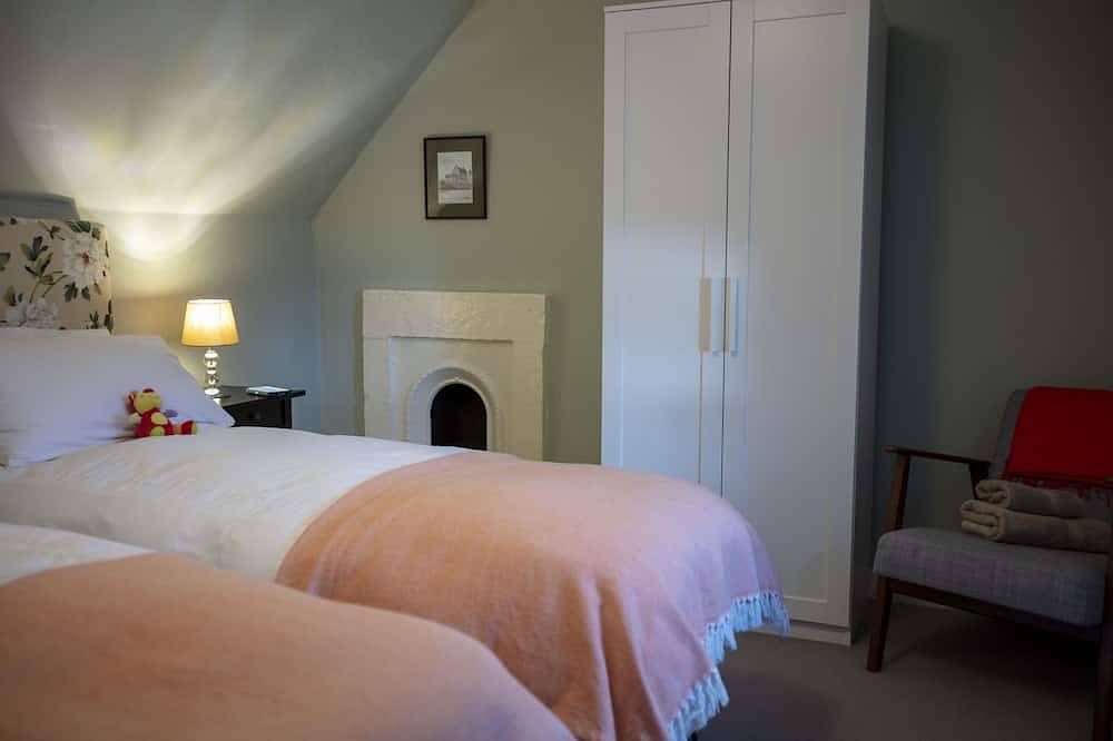 Sycamore Cottage - a traditional 2 bedroom stone cottage within the grounds of Arniston House in Edinburgh und Lothian