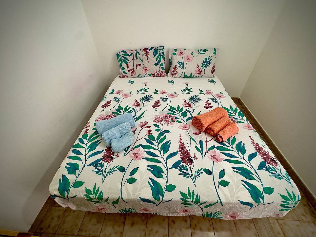 Apartamento entero, Apartamento 'Casa Tramacere' con terraza compartida y aire acondicionado in Baia Verde, Golfo de Tarento