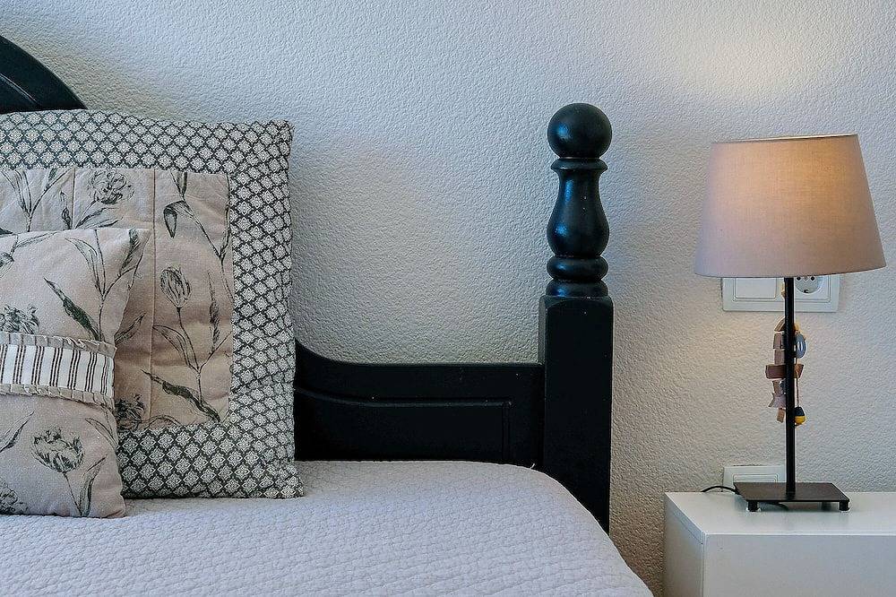 V013 - Villa Mas Isaac, Magnífica villa con piscina privada. in Palau Sabardera, Alt Empordà