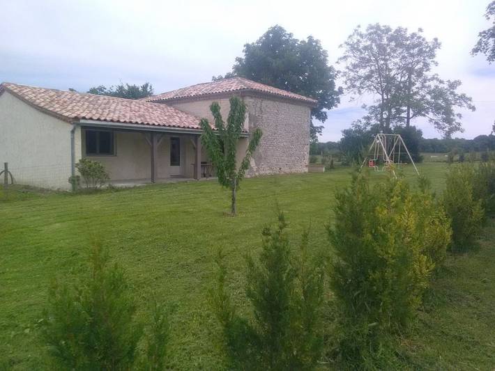 Location de vacances pour 9 personnes, avec Terrasse et Jardin à Montaigu-de-Quercy