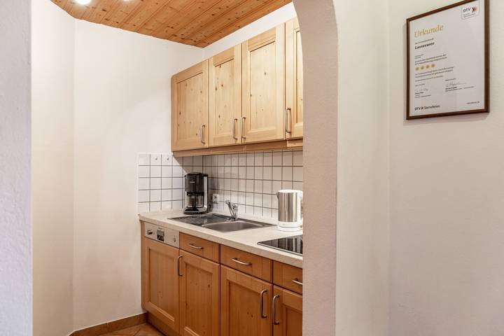 Entire apartment, Holiday Apartment 'Alpenblick Tilly - Lautersee' with Mountain View, Shared Garden and Wi-Fi in Krün, Bavarian Alps
