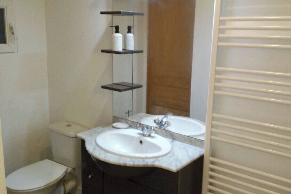 Maisonette Provencale in Le Thor, Vaucluse