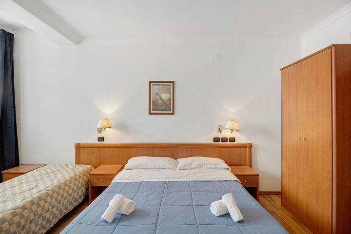 Bed and Breakfast H Pompeii Ruiins - Habitación Doble Estándar 1 in Torre Annunziata, Parque nacional del Vesubio