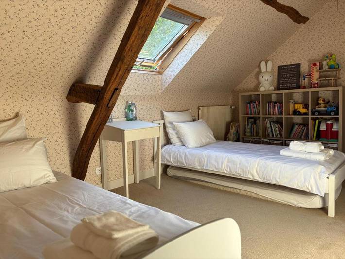 Location de vacances pour 12 personnes, avec jardin et terrasse ainsi que vue et piscine à Bouchemaine - 2