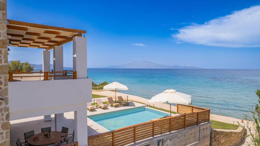 Διαμερίσματα διακοπών για 8 άτομα, με Μπαλκόνι και Μπανιέρα υδρομασάζ καθώς και Ταράτσα και Πισίνα στην Ψαρού