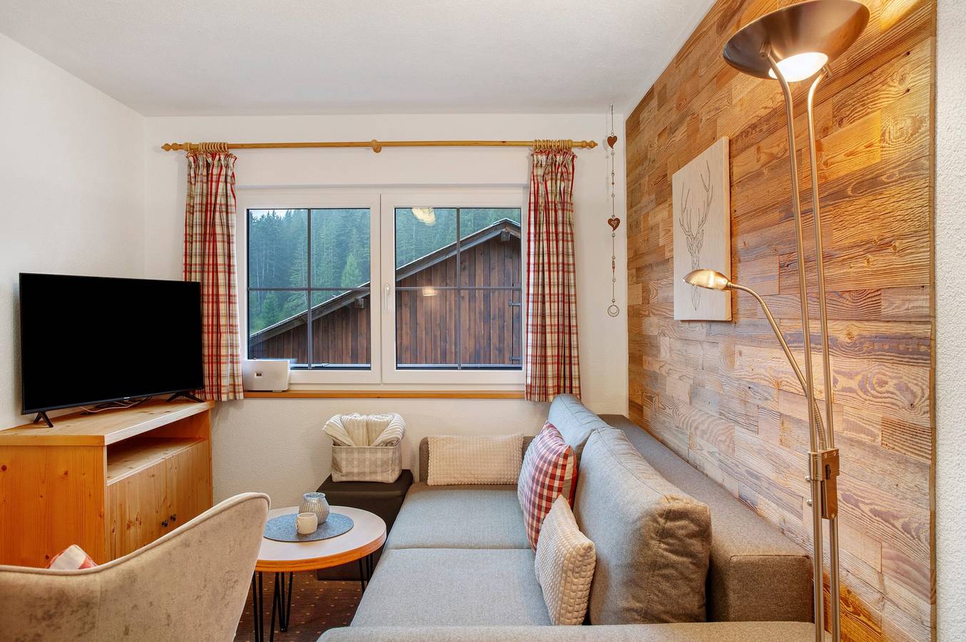Ganze Wohnung, Ferienwohnung "Edelweiß" mit Gemeinschaftsgarten und Wlan in Leutasch, Innsbruck Land
