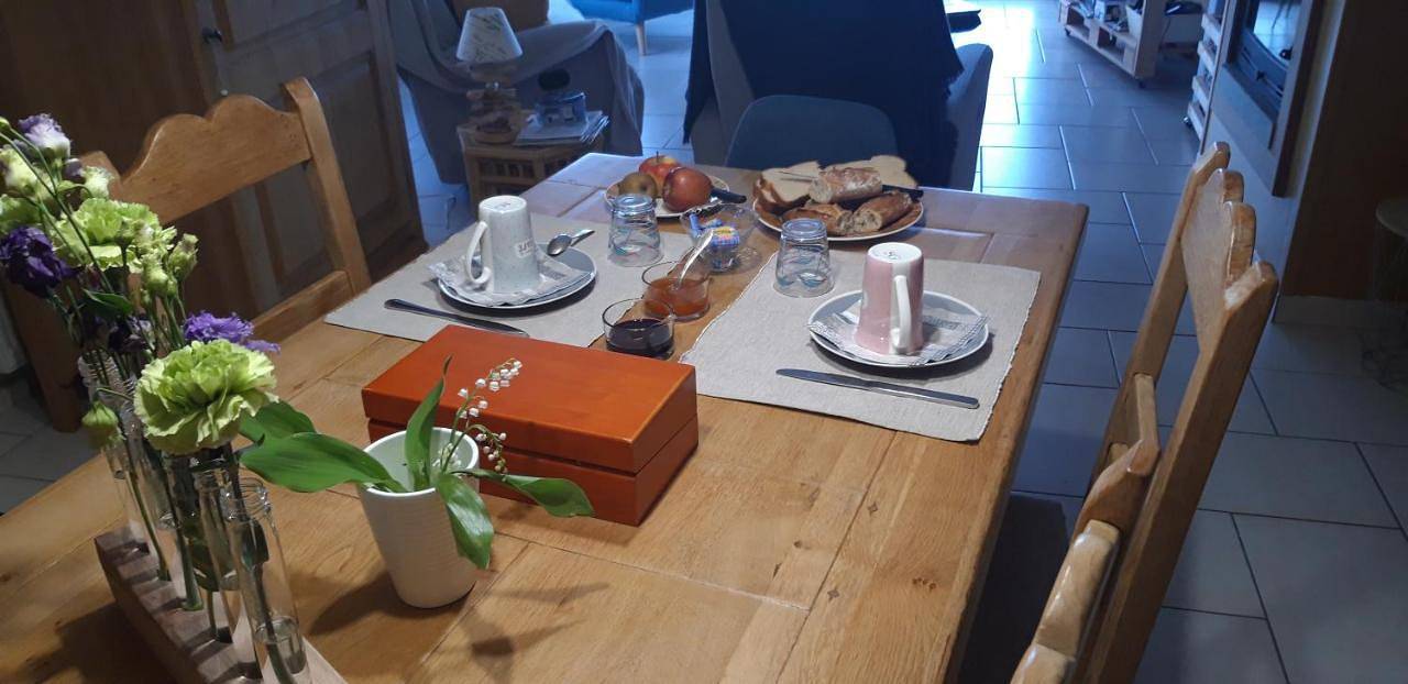 Double Room with Private External Bathroom in Plouguerneau, Région de Brest