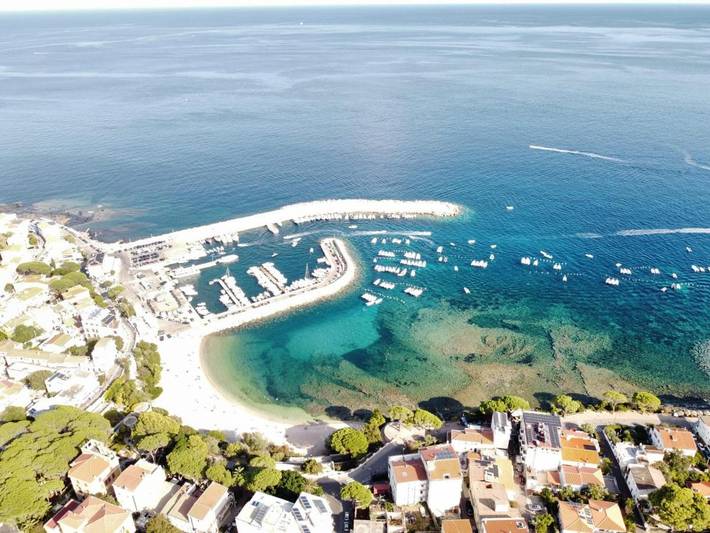 Chambre d’hôte pour 3 personnes, avec jardin et vue à Cala Gonone