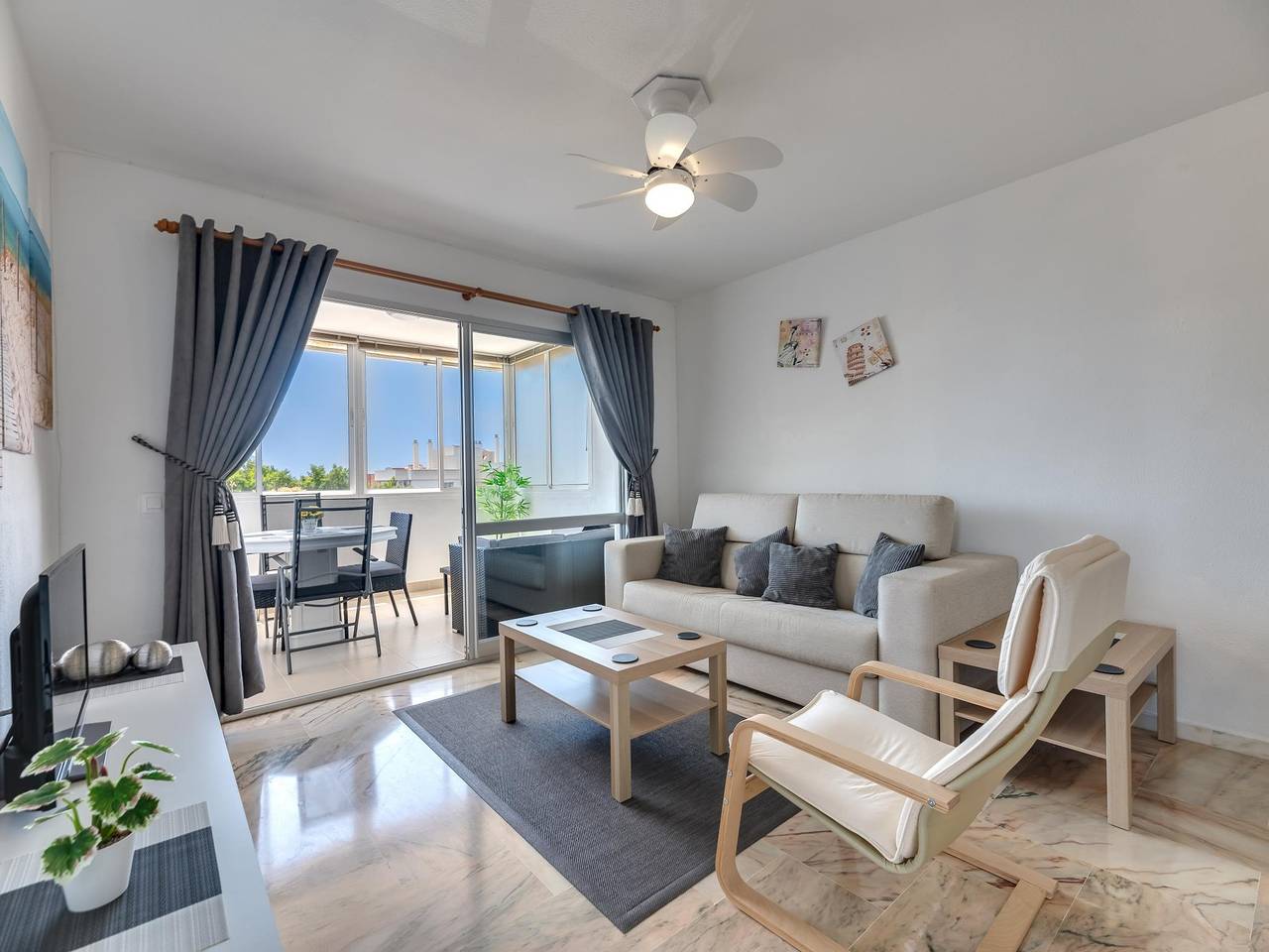 Hel ferieleilighet, Ferieleilighet for 4 personer med terrasse in Benalmádena Costa, Benalmádena