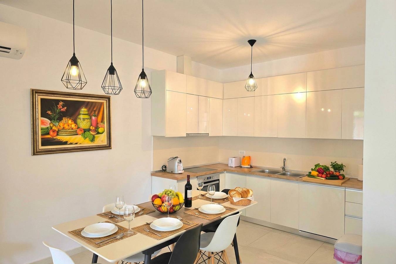 Lalzit Bay Dream Villa in Ishëm, Albanien