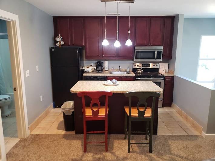 Vacation rental for 6 people, with yard and hot tub, with pets in Wake County