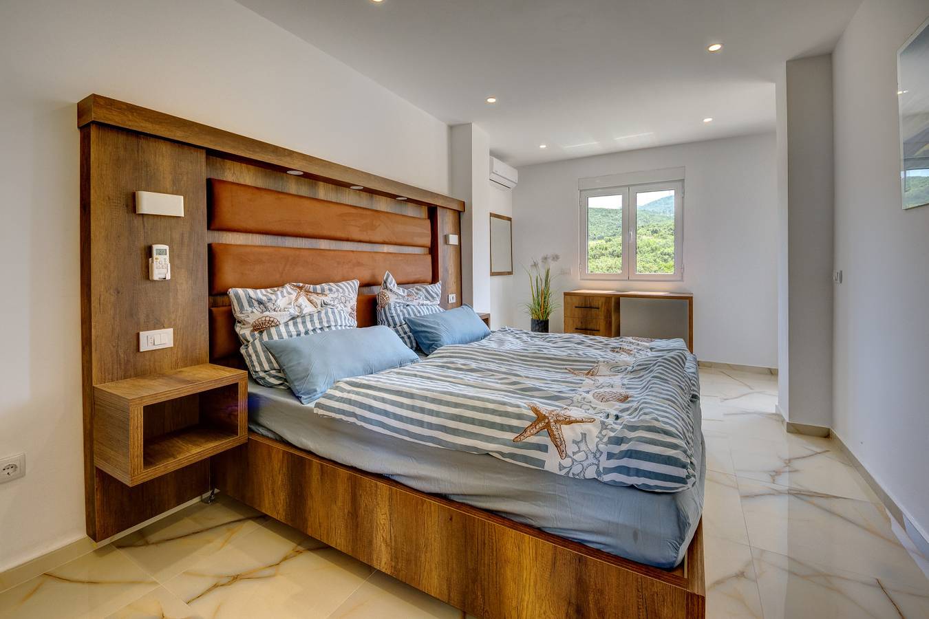 Apartamento vacacional entero, Apartamento de vacaciones para 4 personas con balcón in Utjeha-Bušat, Montenegro Coast