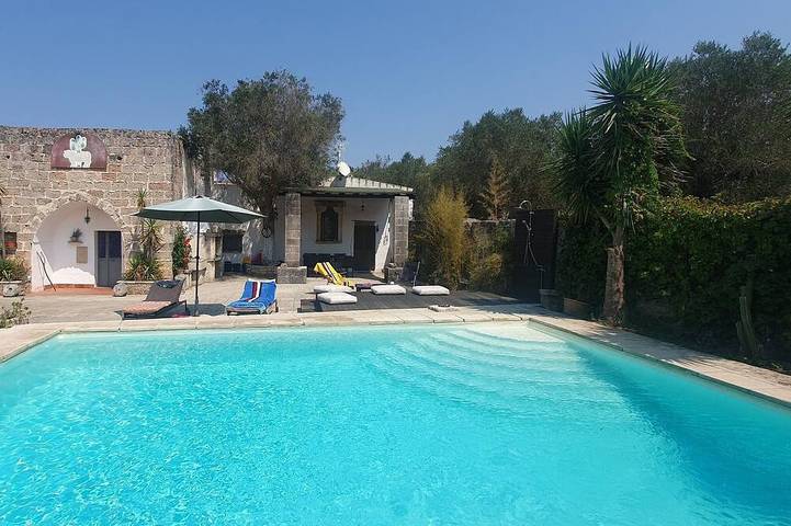 Stone Villa mit privatem Pool und Garten in Corigliano d'Otranto, Lecce Provinz