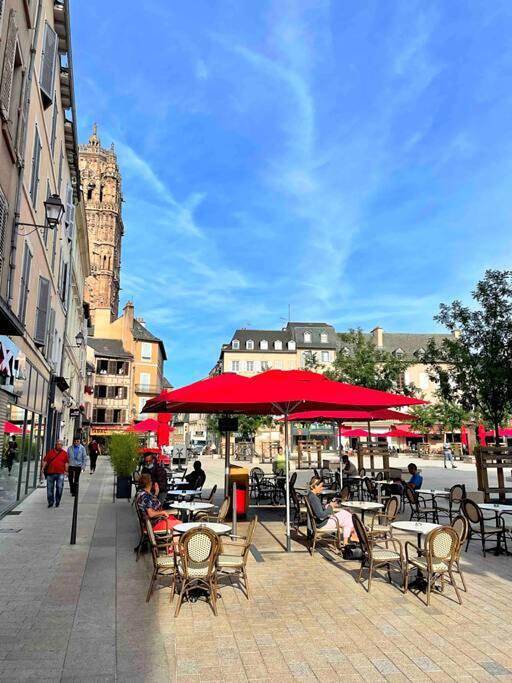 Appartement entier, / /Sacré studio/ /wifi/ /parking privé in Rodez, Aveyron