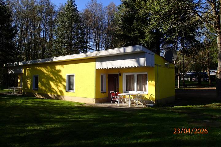 Ferienhaus für 4 Personen, mit Garten und Sauna sowie Terrasse