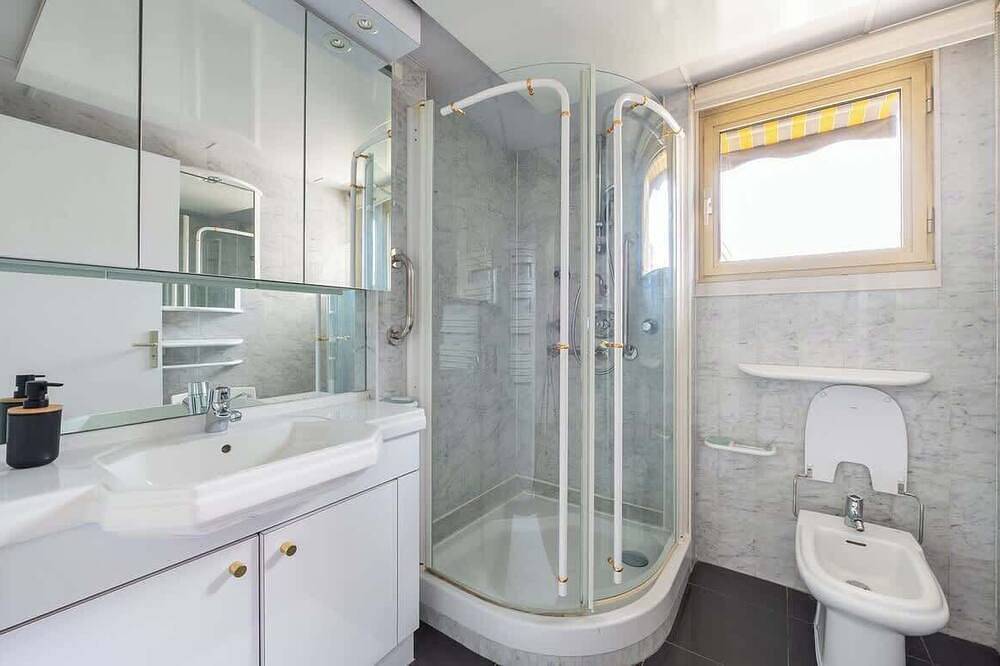 Appartement entier, Proche du Centre Hartmann (1min) et Paris (15min) in Levallois-Perret, Hauts-de-Seine