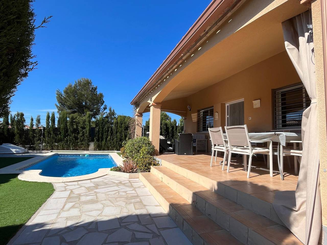 Villa Canarias mit privatem Poolhaus in Miami Platja in Mont-roig del Camp, Costa Dorada