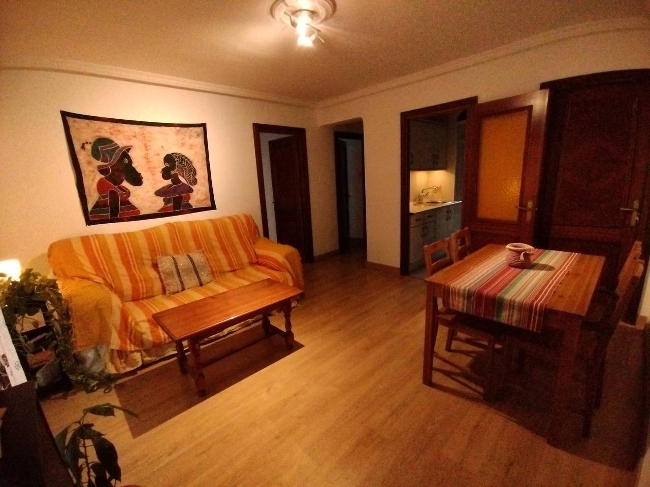 Ganze Wohnung, Ferienwohnung 'Macarena' in Brigth mit Balkon, Wi-Fi und Klimaanlage in Central Seville, Sevilla