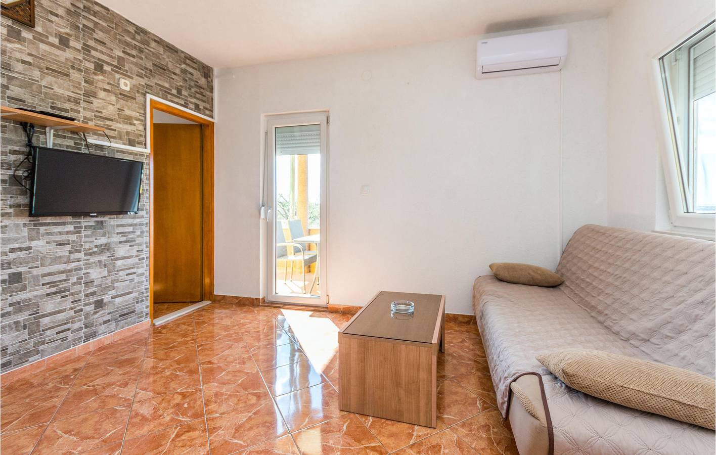 Ferienhaus für 6 Personen mit Seeblick in Pakostane, Zadar