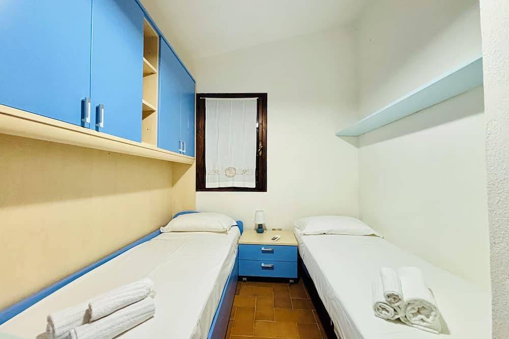 Villa privada con jardín para dos familias !!100m de la playa de solanas! in Solanas, Comune di Sìnnia