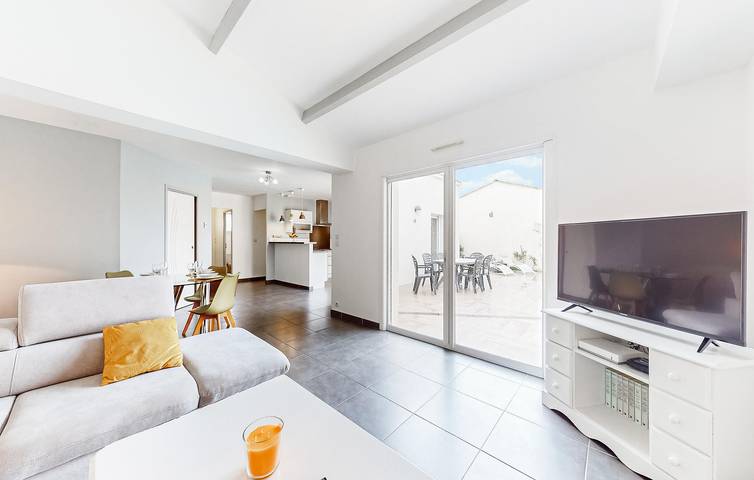 Location de vacances pour 6 personnes, avec terrasse ainsi que piscine et jardin à Saint-Georges-de-Didonne - 4