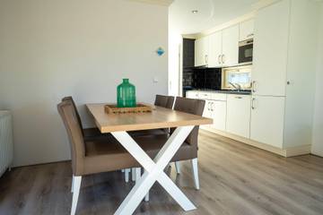 Chalet voor 4 Personen in Hellevoetsluis, Nederlandse Noordzeekust, Afbeelding 3