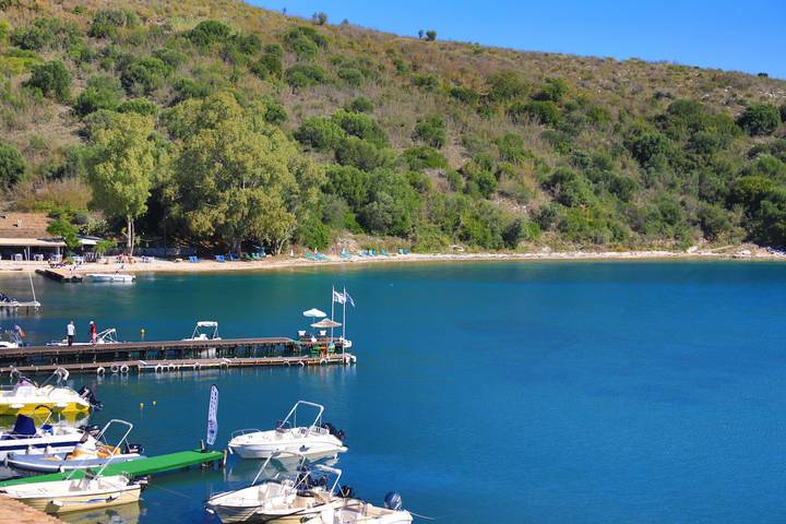 Διαμερίσματα διακοπών για 4 άτομα, με Μπαλκόνι και Ταράτσα καθώς και Θέα στον Άγιο Στέφανο (Κέρκυρα)
