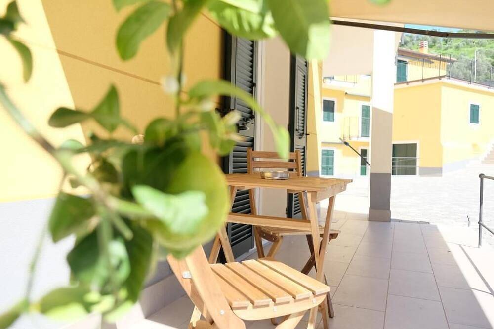 Apartamento entero, Riva Ponente - 150m to the beach - with parking in Riva Trigoso, Sestri Levante