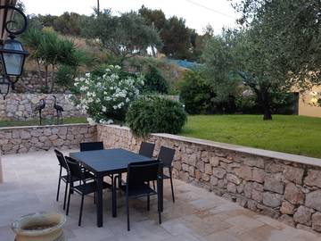 Gîte pour 4 personnes, avec jardin à Èze