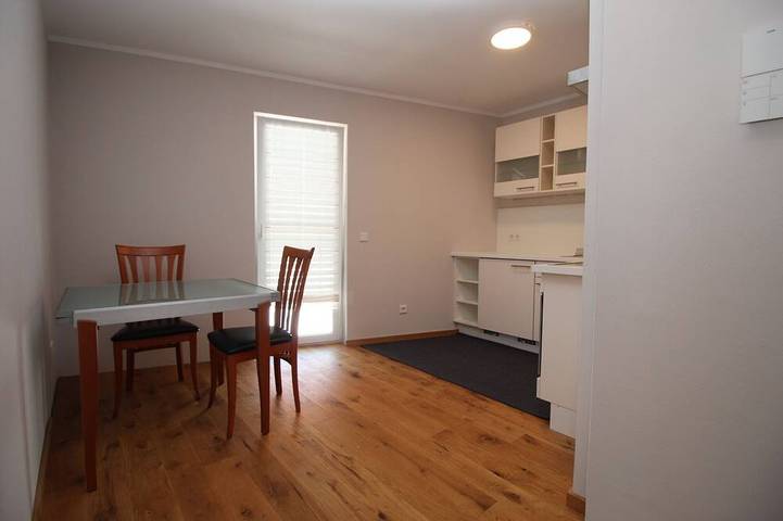 Schloßberg-Apartment, direkt an FrankfurtRheinMain in Alzenau, Spessart-Mainland