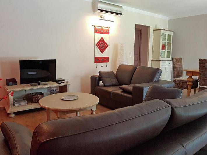 Location de vacances pour 6 personnes, avec terrasse et piscine à Lirac - 2