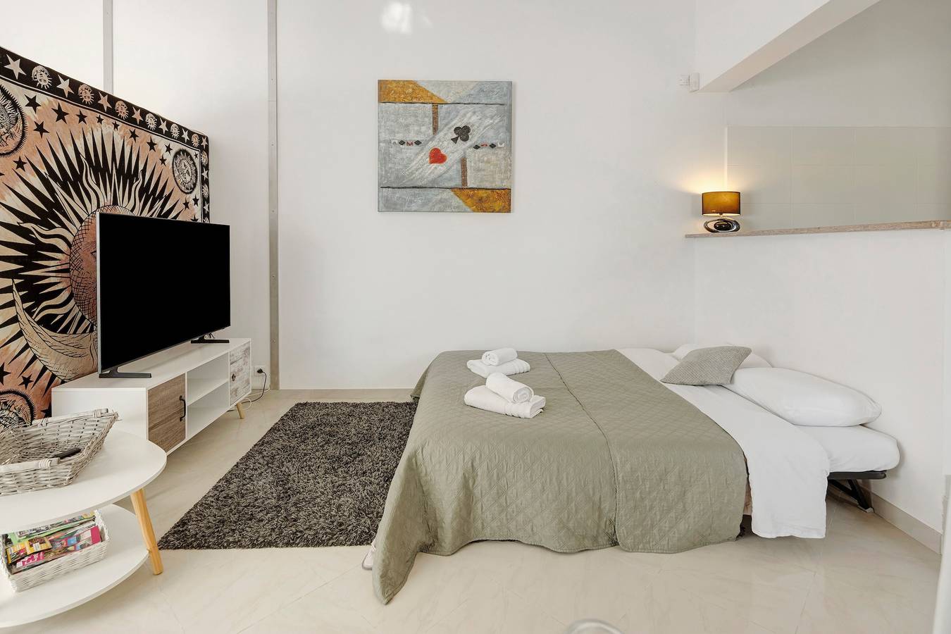 Studio entier, Loft avec piscine privée, Wi-Fi et climatisation in Boisset-et-Gaujac, Parc national des Cévennes