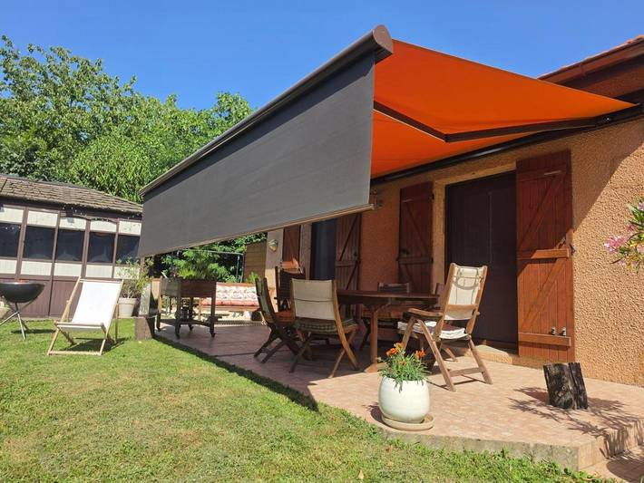 Gîte pour 6 personnes, avec Jacuzzi ainsi que Terrasse et Jardin à Cailloux-sur-Fontaines