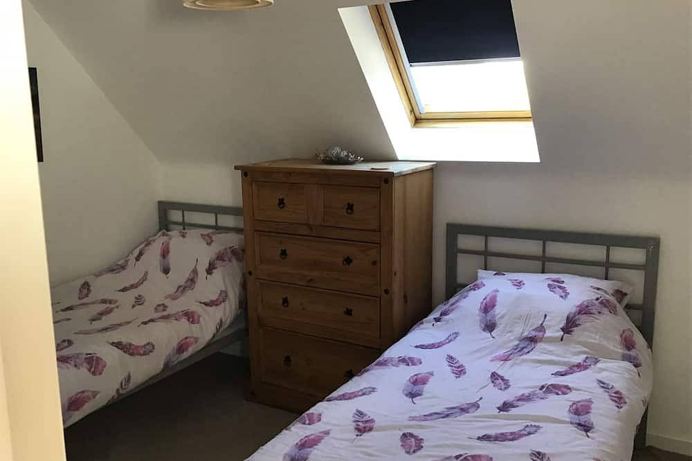 Beautifully converted stone cottage in the heart of the Isle of Wight 772 in Shalfleet, Isle of Wight