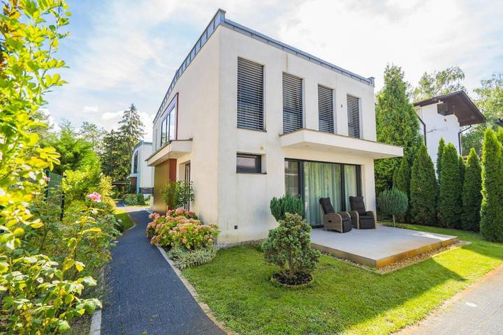 Villa für 10 Personen, mit Whirlpool und Garten am Balaton