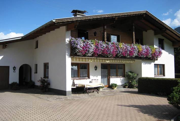 Ferienwohnung für 7 Personen, mit Balkon und Garten sowie Ausblick im Stubaital - 4
