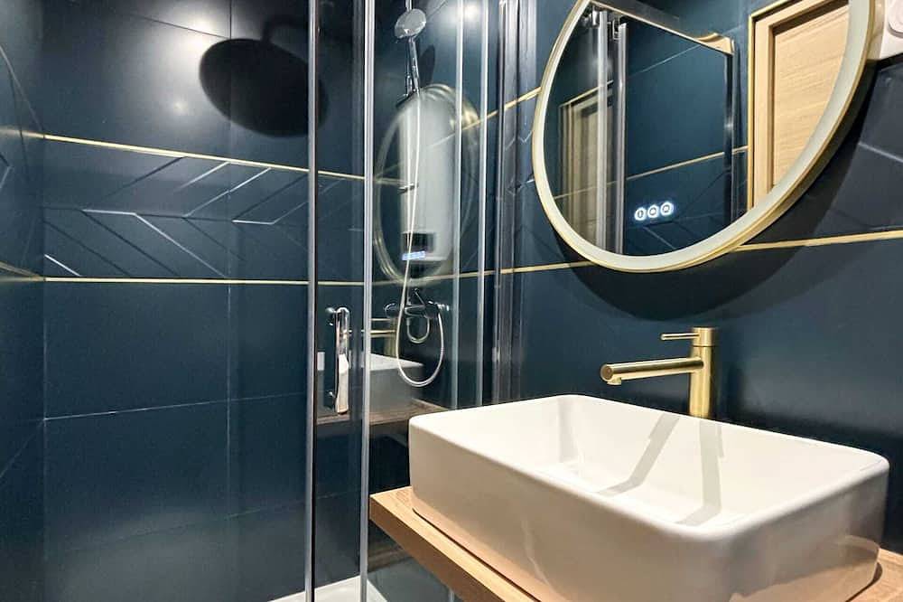 Entire apartment, Hoche A 23 - One Bedroom Apartment, Sleeps 4 in Le Pré-Saint-Gervais, Seine-Saint-Denis