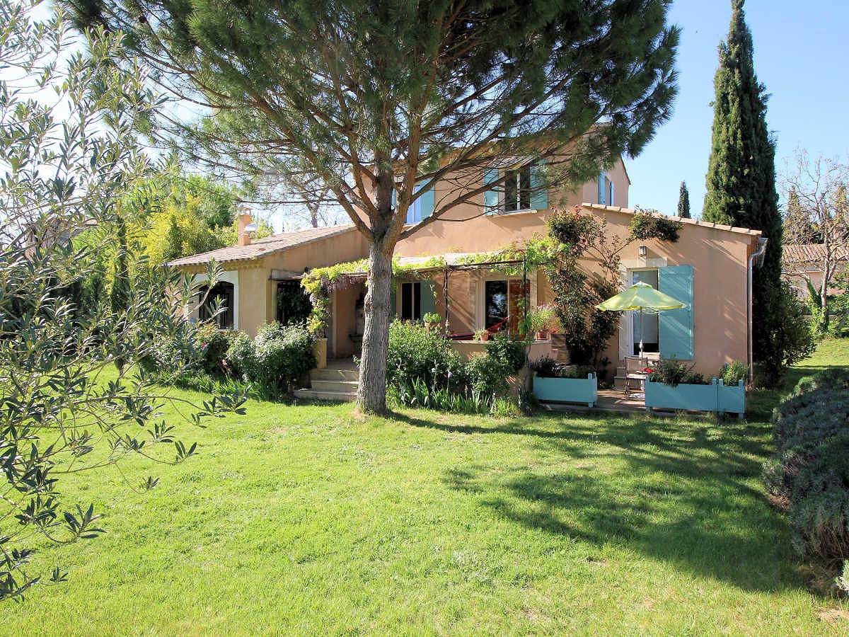 Air-conditioned villa in Carpentras, Vaucluse, pool, pets welcome (1). in Carpentras, Parque natural regional del Mont Ventoux
