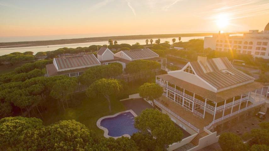 Hotel para 2 personas, con sauna y jardín además de piscina y vistas - 1