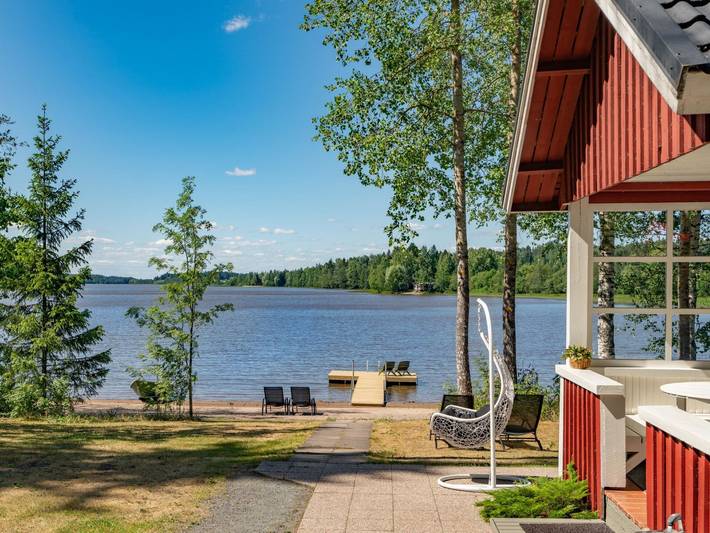 Sepelkyyhky in Hirsjärvi, Eigentliches Finnland