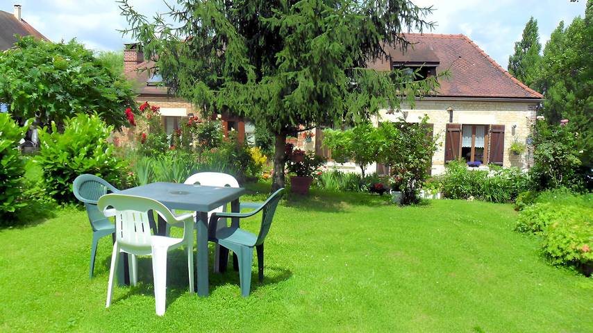 Location de vacances pour 5 personnes, avec Jardin dans Neuvy-Sautour