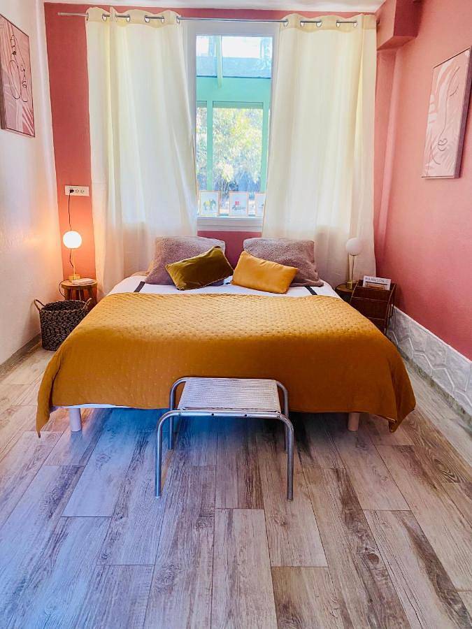 Les jardins de Phidji avec entrée autonome climatisation neuve et parking privé in Buzet-sur-Tarn, Haute-Garonne