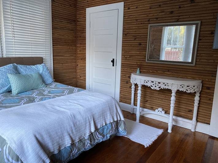 Vacation rental for 6 people, with yard, with pets in Brunswick