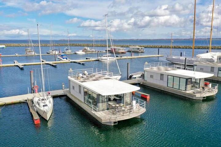 Hausboot für 4 Personen, mit Terrasse in Boltenhagen