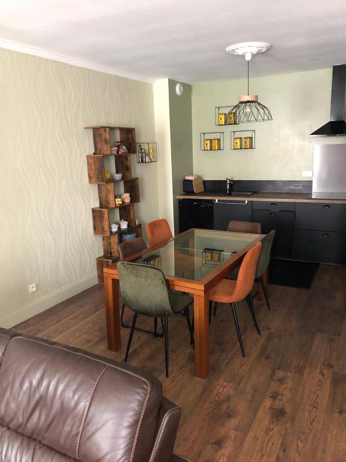 Appartement entier, Three-Bedroom Apartment in Langres, Haute-Marne