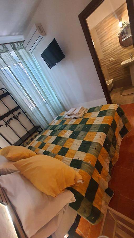 Triple Room with Private Bathroom in Sabaudia, Pontinische Ebene