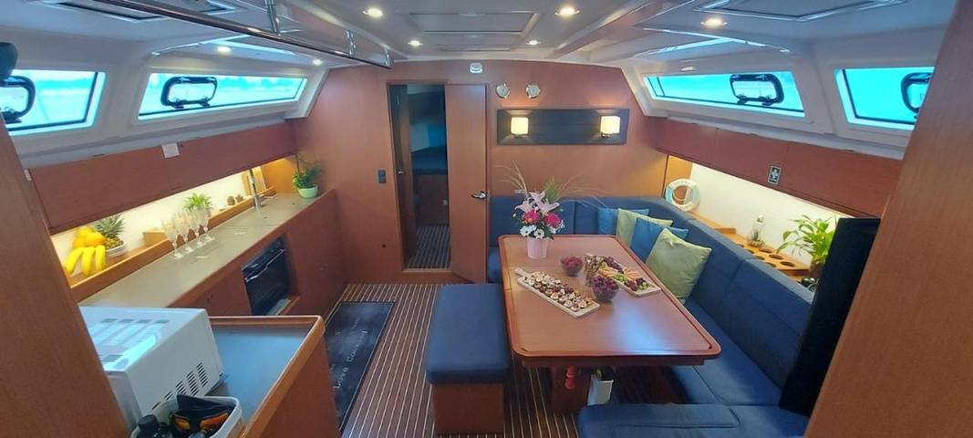 Ferienwohnung für 8 Personen, mit Terrasse und Seeblick sowie Ausblick in Varna