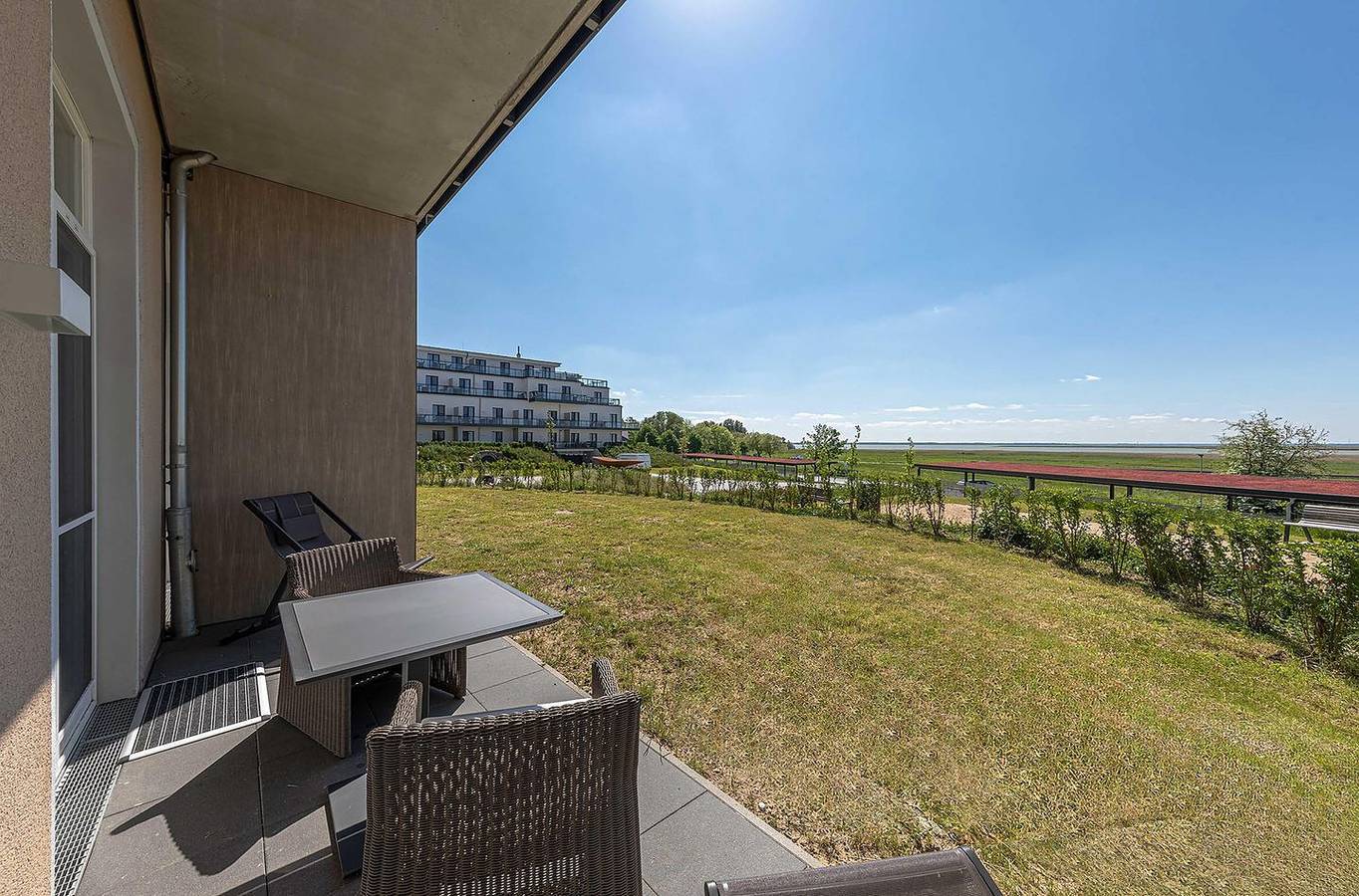 Ganze Wohnung, Ferienwohnung Strandflieder mit Südterrasse in Wustrow an der Ostsee in Wustrow, Fischland